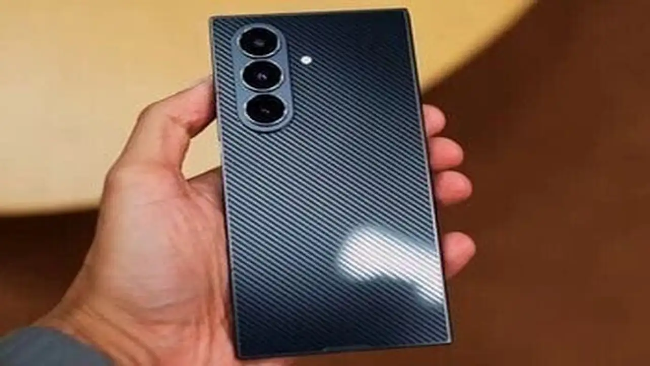 تفاصيل مواصفات وأسعار هاتف Samsung Galaxy Z TriFold المنتظر خلال الأسبوع القادم